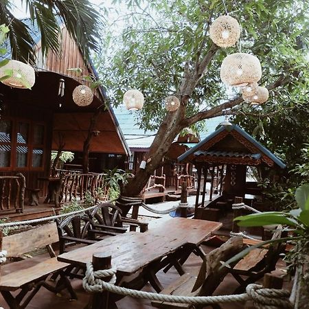 ルエンナムイェン リゾート アンパワー Samut Songkhram エクステリア 写真