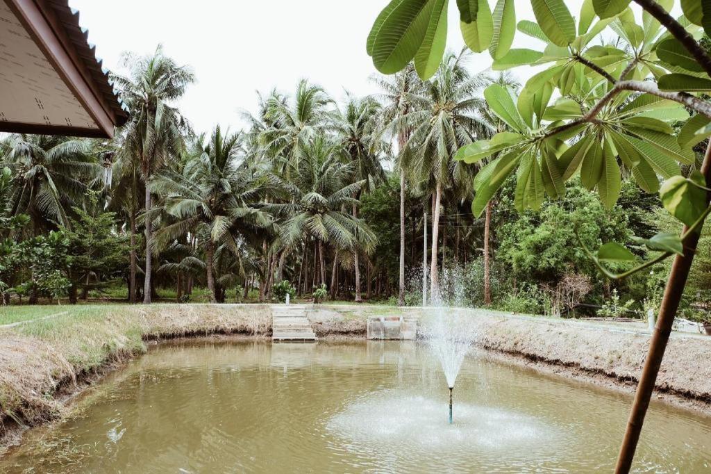 ルエンナムイェン リゾート アンパワー Samut Songkhram エクステリア 写真