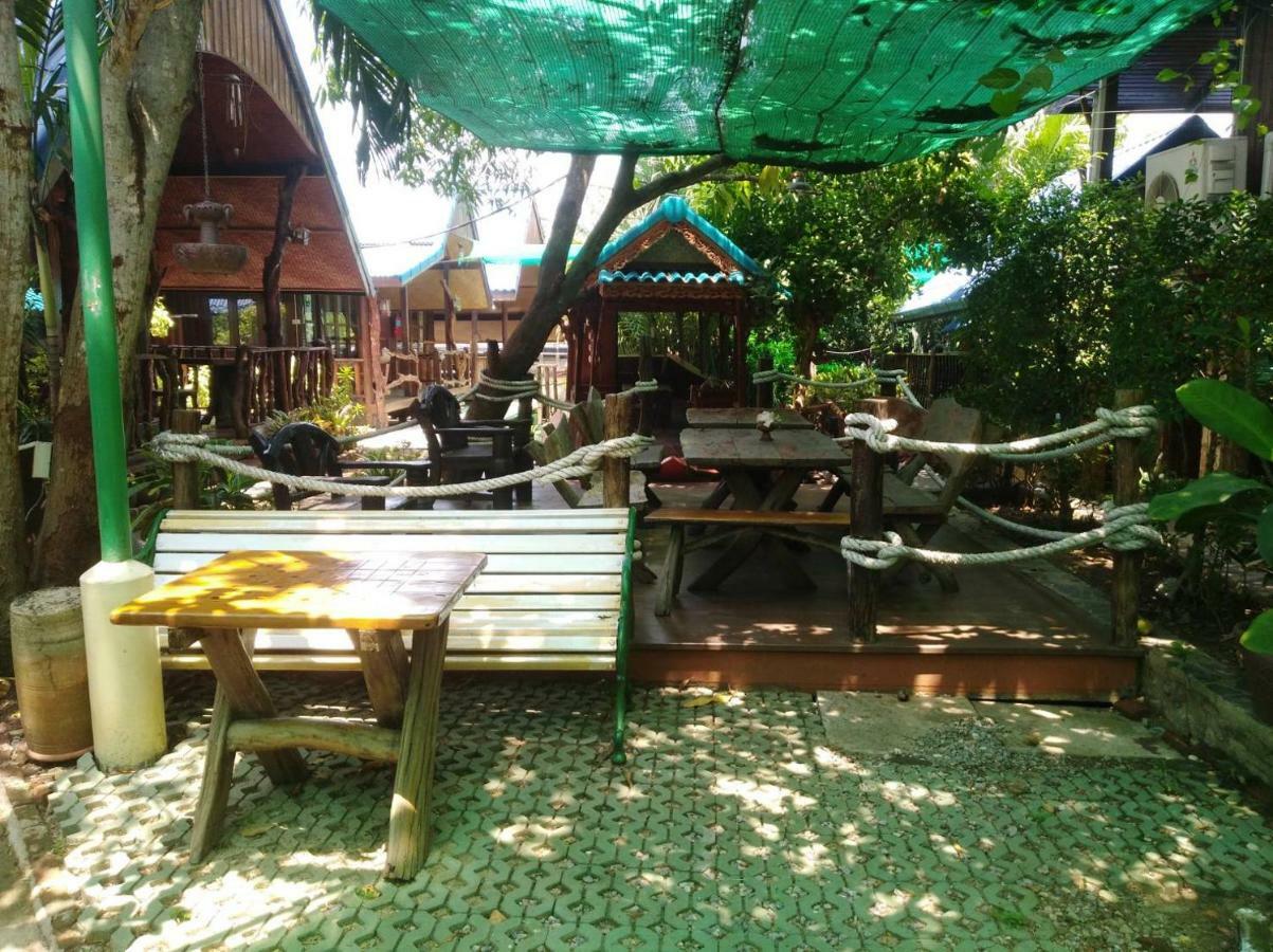 ルエンナムイェン リゾート アンパワー Samut Songkhram エクステリア 写真